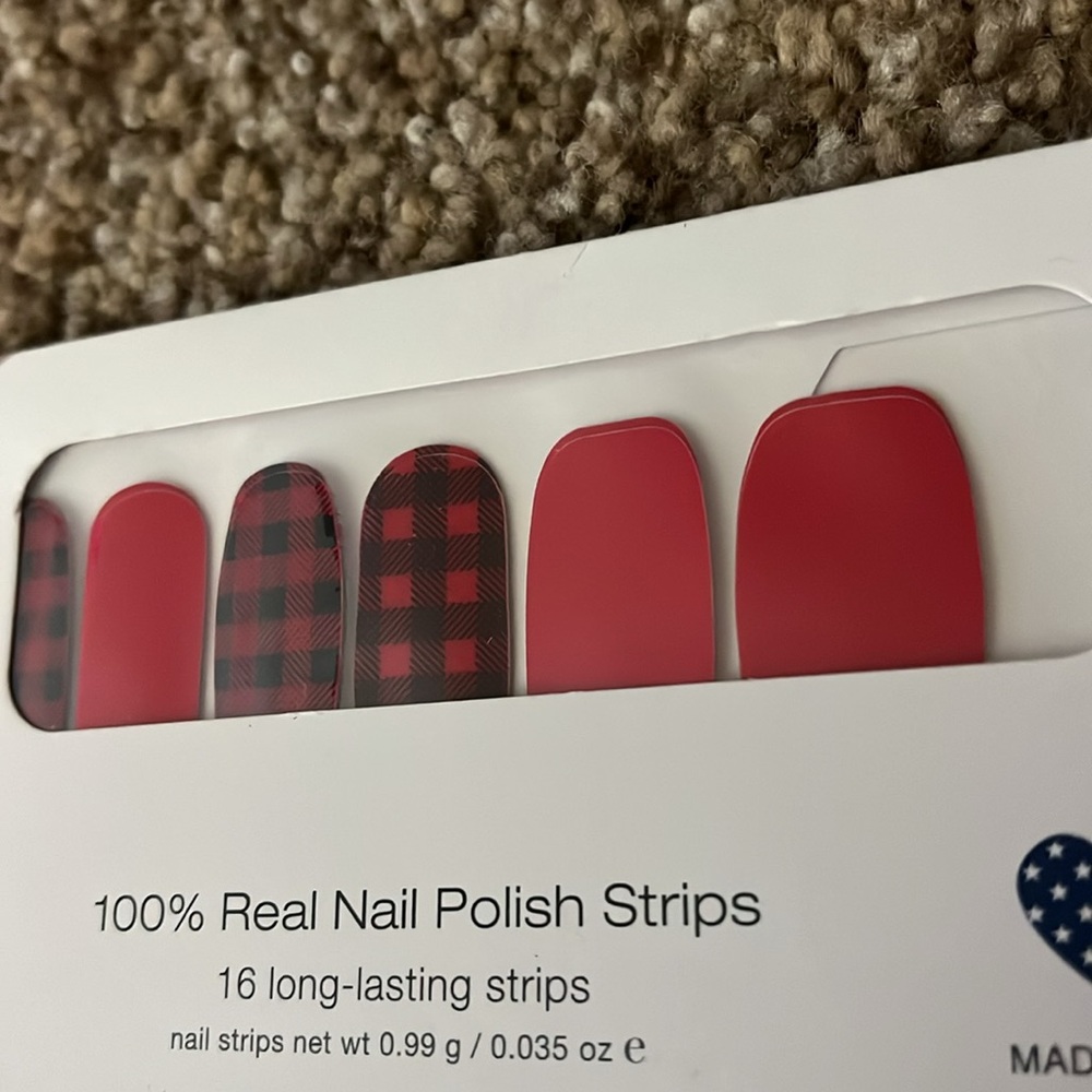 Good girls gone plaid - Picture 3 of 3